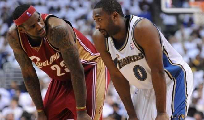 在球迷圈引 在球迷圈引