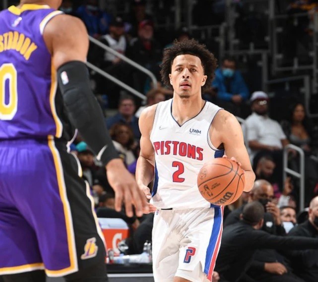 队的长远眼 队的长远眼